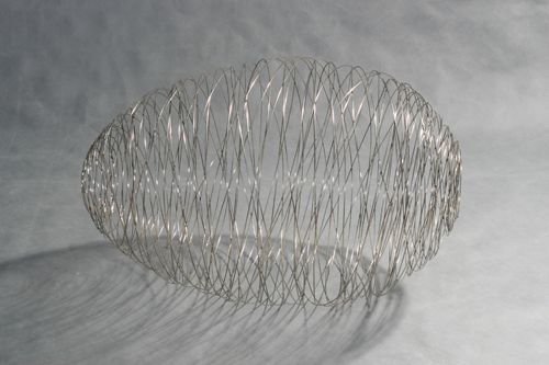 自由？还是束缚？ 雕塑 不锈钢 尺寸：180x100cm 2011