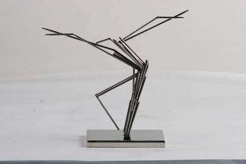 舞  雕塑 不锈钢 尺寸：65x35cm 2011