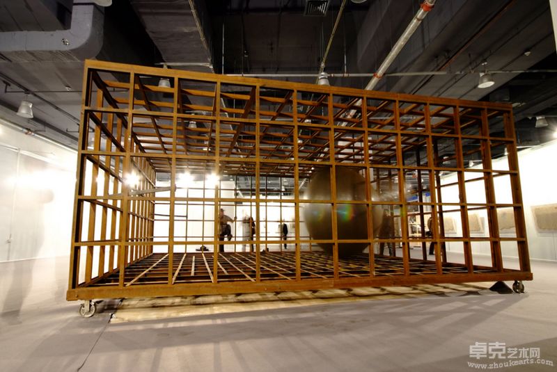 隋建国作品：Limited Moving,250x600x600cm,2009