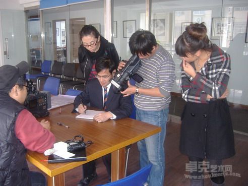 杭州电视台拍摄李伟华写字诊断节目