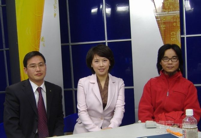 李伟华与杭州虎爸彭水明在浙江电视台教育科技频道做教育访谈节目
