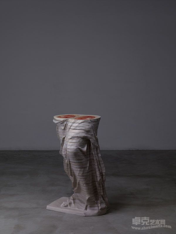 曹晖  不要忘记我  树脂、纤维、丙稀 等综合材料  209×69×70cm×69 2011-2012（3）