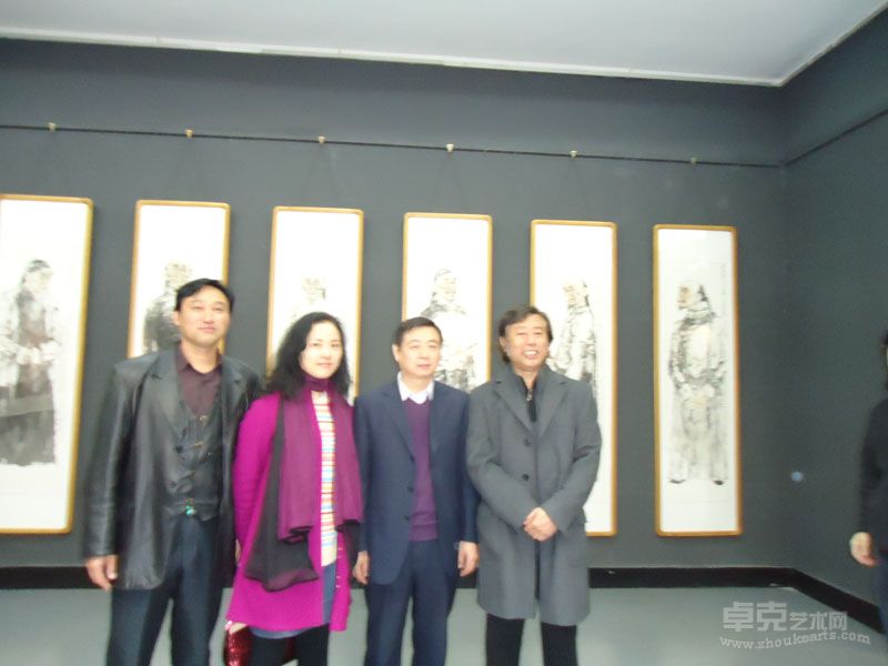 王光明与朋友合影3