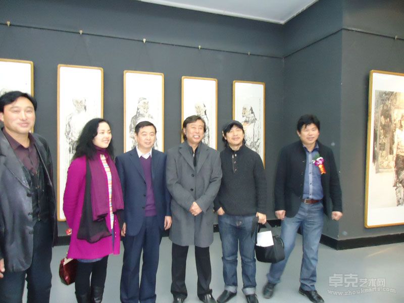 王光明与朋友合影4