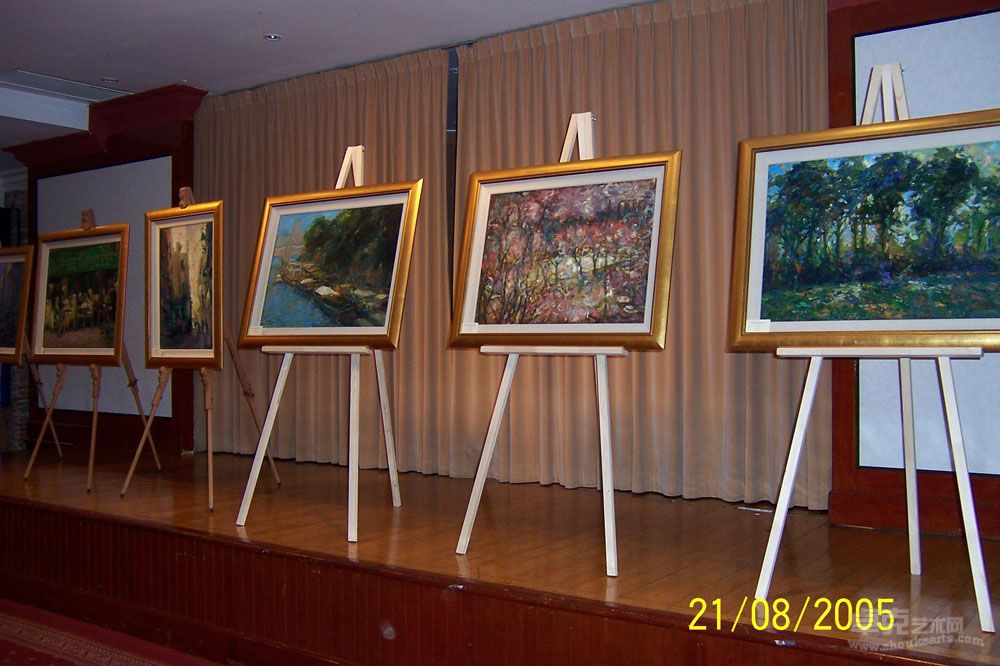 刘海宏05年新加坡画展展示厅