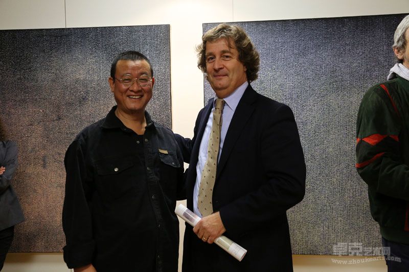 与玛萨诺市长GIOVANNI BRUSCHETTI在展厅