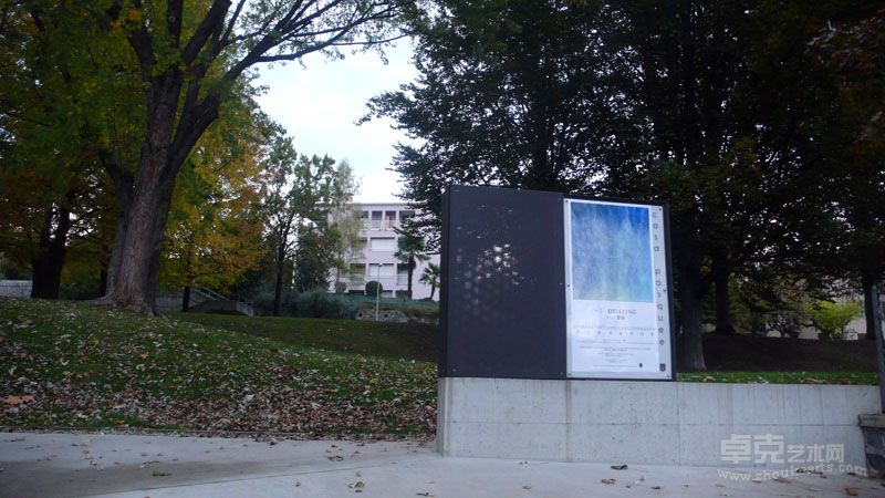 展览的户外海报