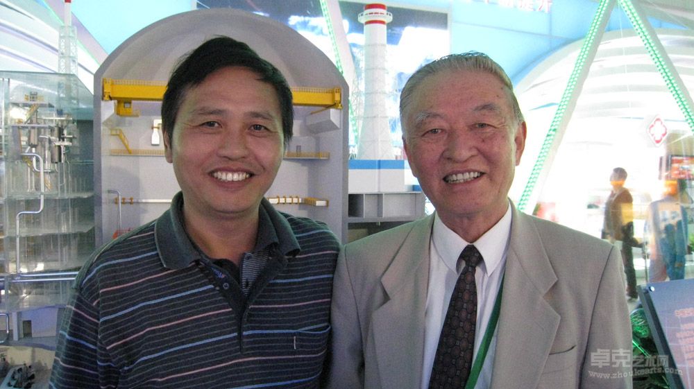 2009年徐旭与中国实验快堆工程指挥部总工程师   中国核工业集团公司快堆核电站技术领域首席专家  