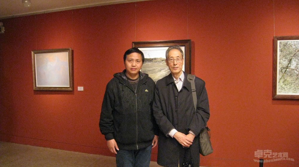 2009年徐旭与著名美术评论家水天中先生在研讨会上