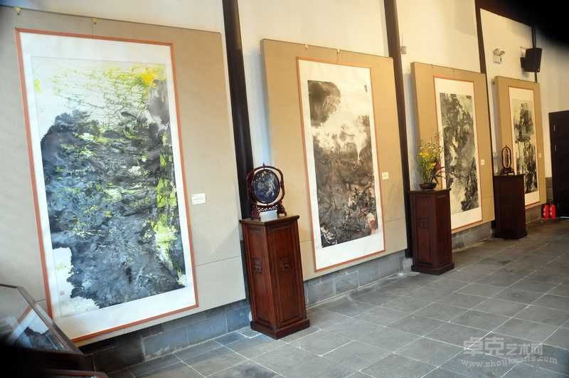 郑忠艺术作品展