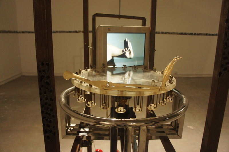 “2012”—文明相悖论