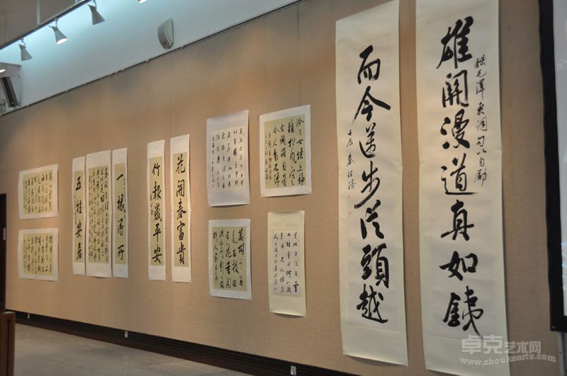 内测大厅右面