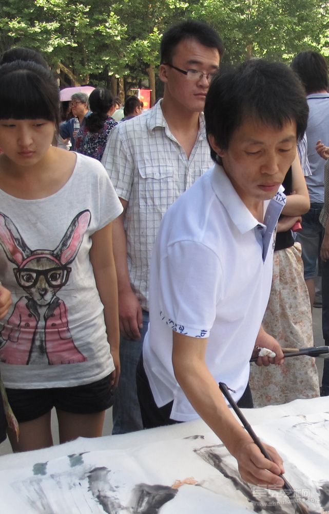 庆祝中国共产党建党90周年义卖现场