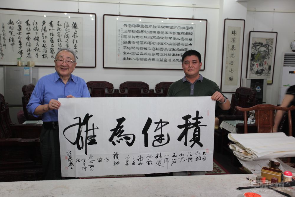 9月27日，民革中央副主席李赣骝来书画院指导工作