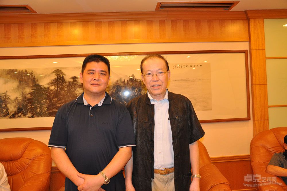 与广东省原省长、省爱国拥军促进会最高顾问卢瑞华合影