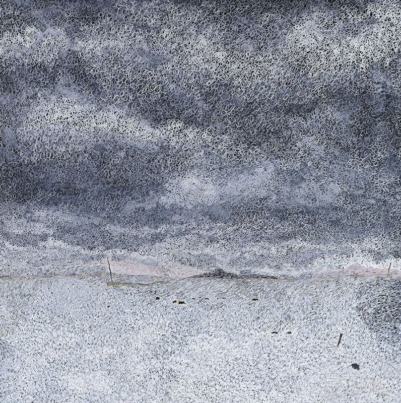 高原雪 之四 章红兵　创作时间： 201　材质：纸上色彩　尺寸：40x40cm