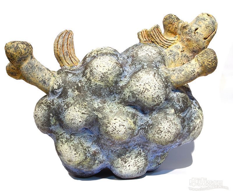 刘宗昱  云   48cm×23cm×35cm 陶瓷 2013