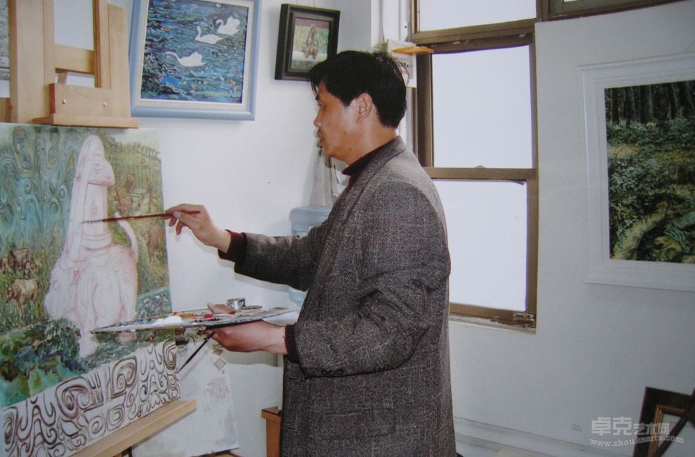 2003年徐旭在工作室起稿汉青铜牛
