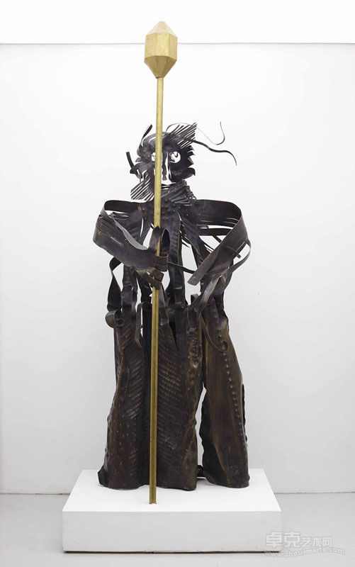 夏阳 《守财神》400x150x140cm 2010年 铜