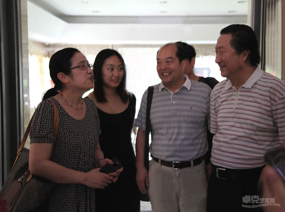 和中国画院院长杨晓阳（右一）著名女书法家孙晓云（左一）等在一起