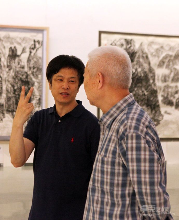中国国家画院副院长赵卫先生在姚伯齐画展上