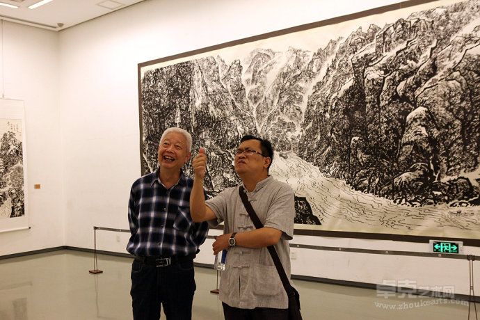 天津人民美术出版社社长、总编、《国画家》杂志主编杨惠东先生在姚伯齐画展上