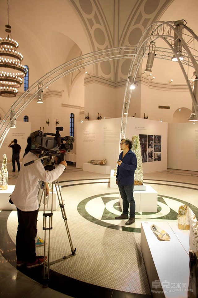 个展现场