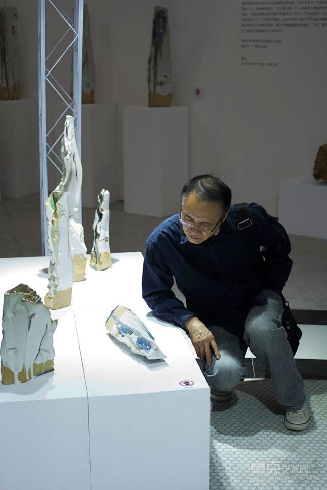 个展现场