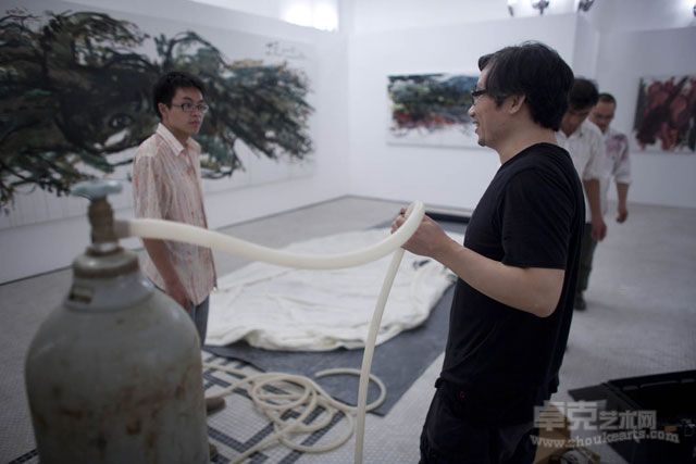 个展现场