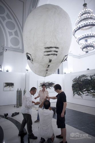 个展现场