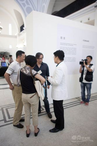 个展现场