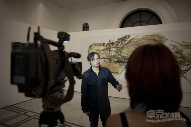 个展现场