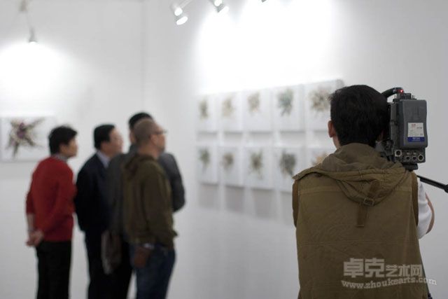个展现场