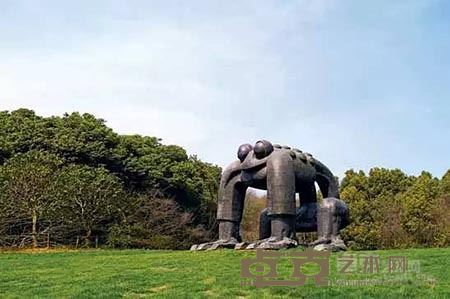 曾成钢 《山神》 高3米 铸铜 2012
