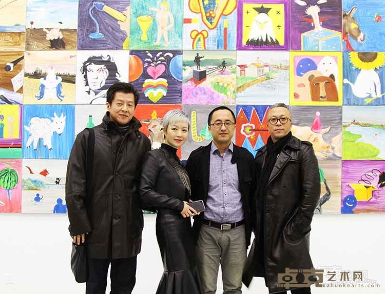 从左至右：艺术家张晓东、艺琅国际创始人谢蓉、策展人杜曦云、收藏家张世平