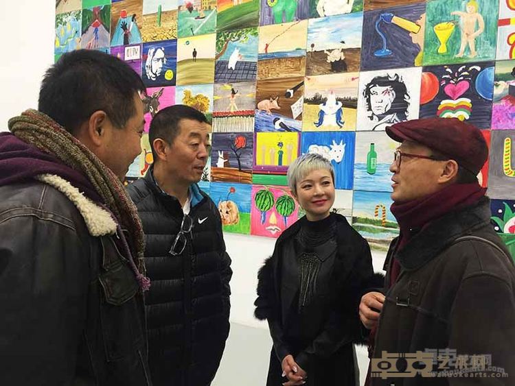 从左至右：摄影师杨述、著名导演顾长卫、艺琅国际创始人谢蓉、艺术家杨千