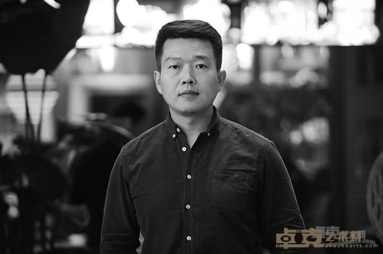 艺术家近照1