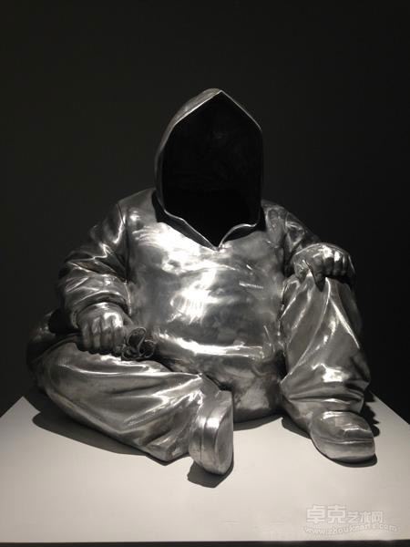 《弥勒》黄玉龙 铜 85x85x85cm 2014