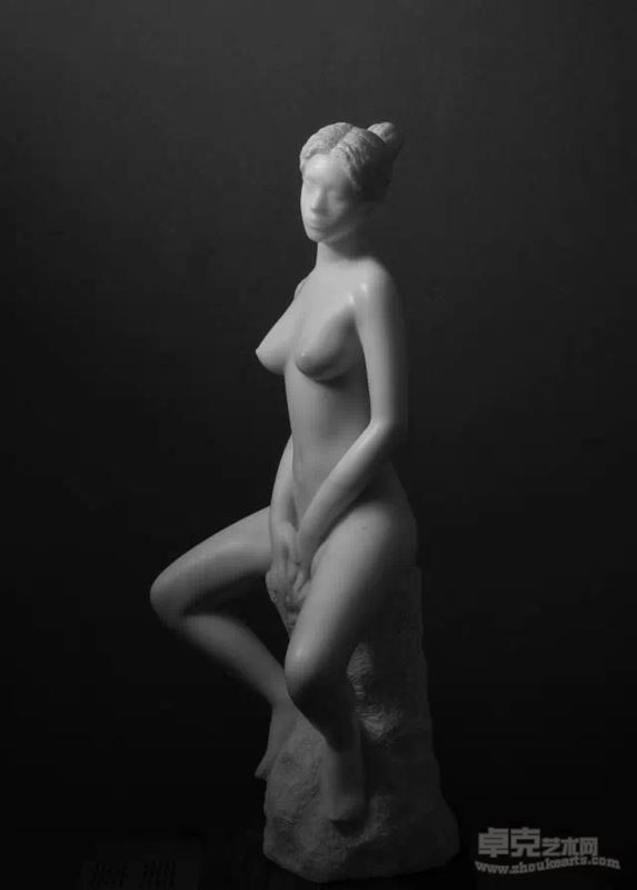 《骄阳》 大理石 100×47×35cm 2012