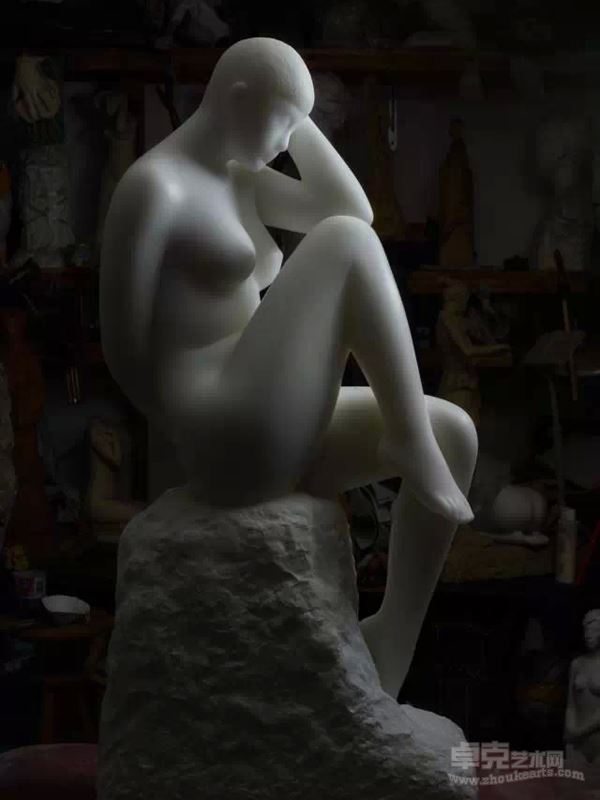 《沉思》 大理石 96×46×31cm 2015