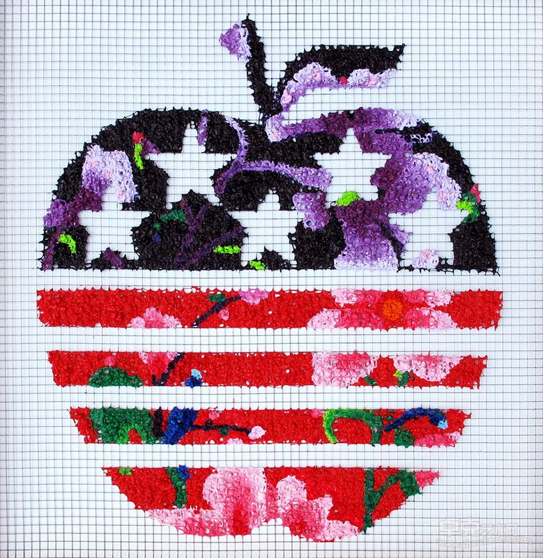 黄秋霞《网中物-苹果牌》不锈钢网面油画 50x50cm 2014年