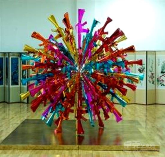 关系项 - 世界 综合材料 直径 250 cm 2015