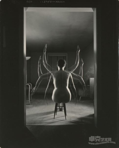 埃莉诺, C 1956 Eleanor, C 1956 明胶银盐 vintage gelatin silver print