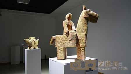 闫笑东《以梦为马——冥 》80x25x75cm杨木&法桐木2014