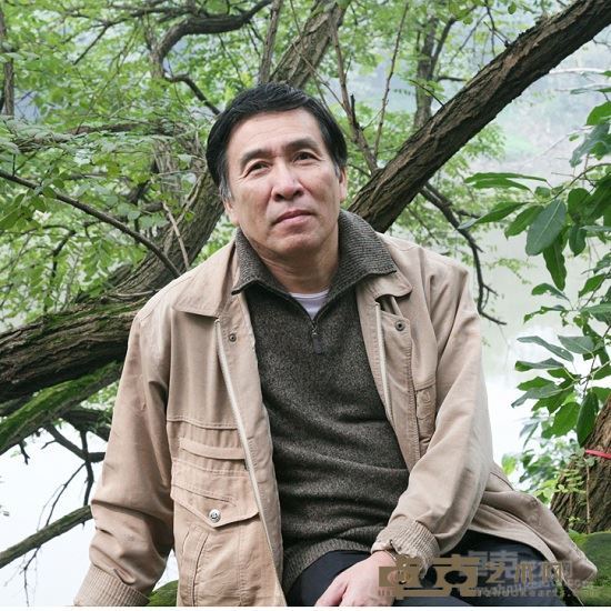 简崇民