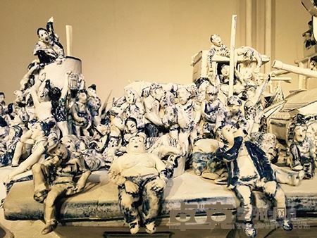 侯正阳  《迷失的方舟》 145×80×60cm 瓷 2015年