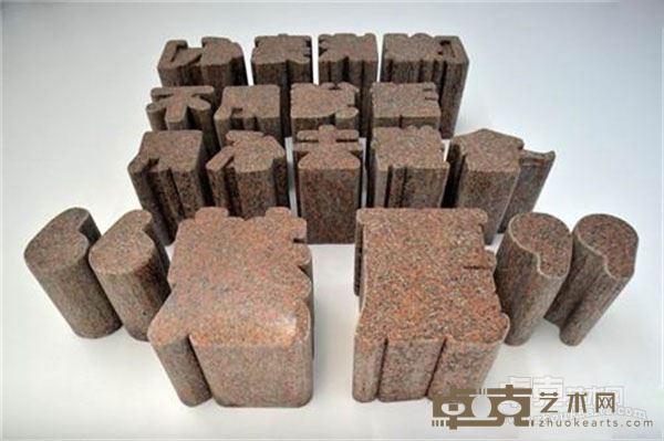 《心游素园之魅丽》 郑国谷 38×207×222cm 2014年